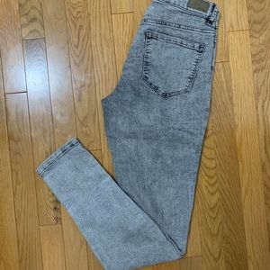 Garage acid wash stretch jeans!